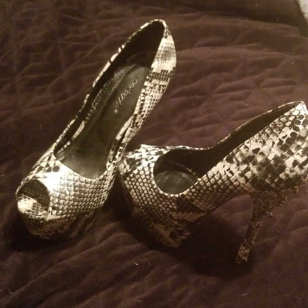 Shoedazzle Stilettos -